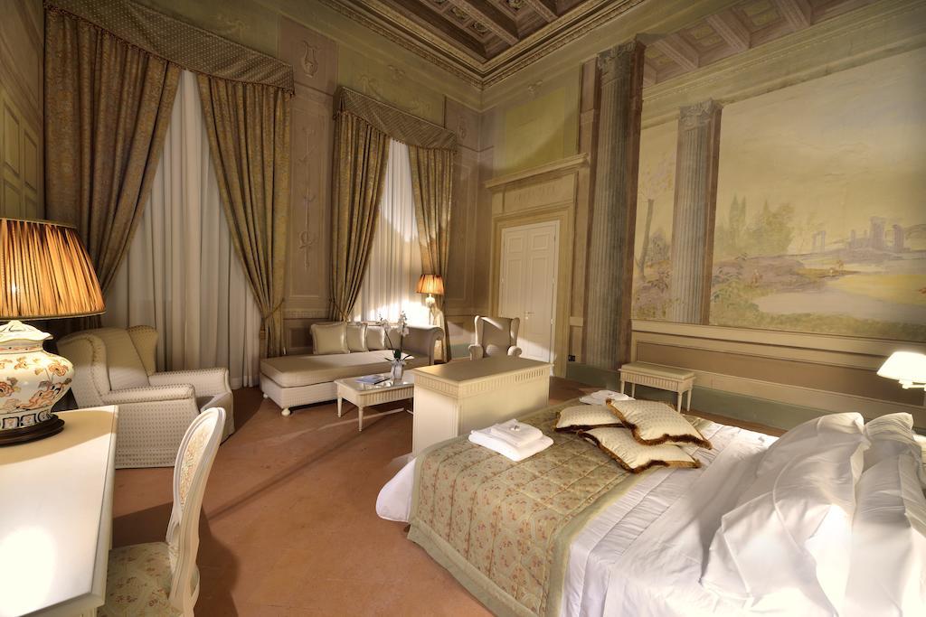 Hotel Palazzo Guicciardini Florenz Zimmer foto